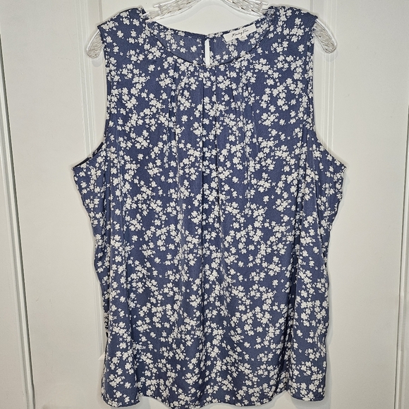 Monday Fun Floral Blue Cream Sleeveless Pleated Neckline Blouse Plus Size 2X - Picture 1 of 8
